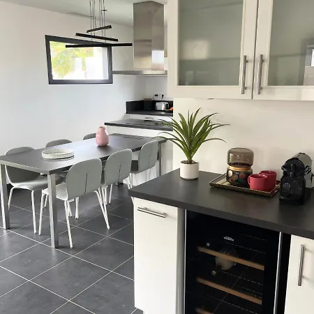 Contemporaine Avec Piscine Chauffee Proche Des Plages * Sauvian