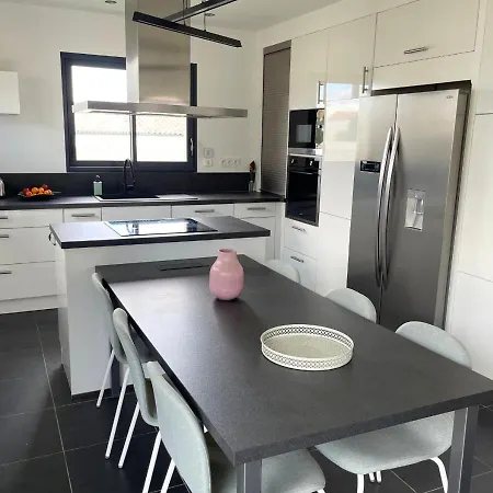 Contemporaine Avec Piscine Chauffee Proche Des Plages Villa *