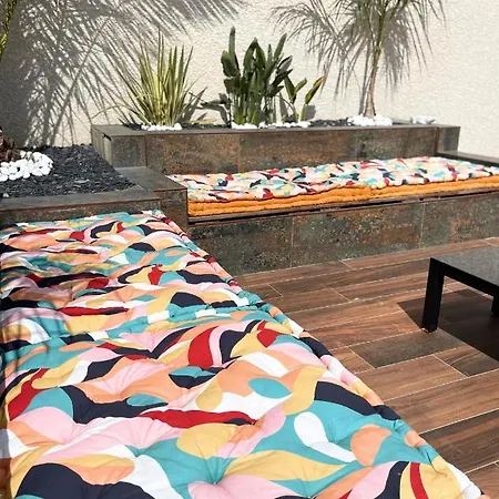 Contemporaine Avec Piscine Chauffee Proche Des Plages Sauvian